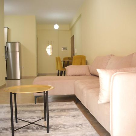 Pleasant Apartment With Free Dedicated Parking In Komuna E Parisit Tirana Exterior foto