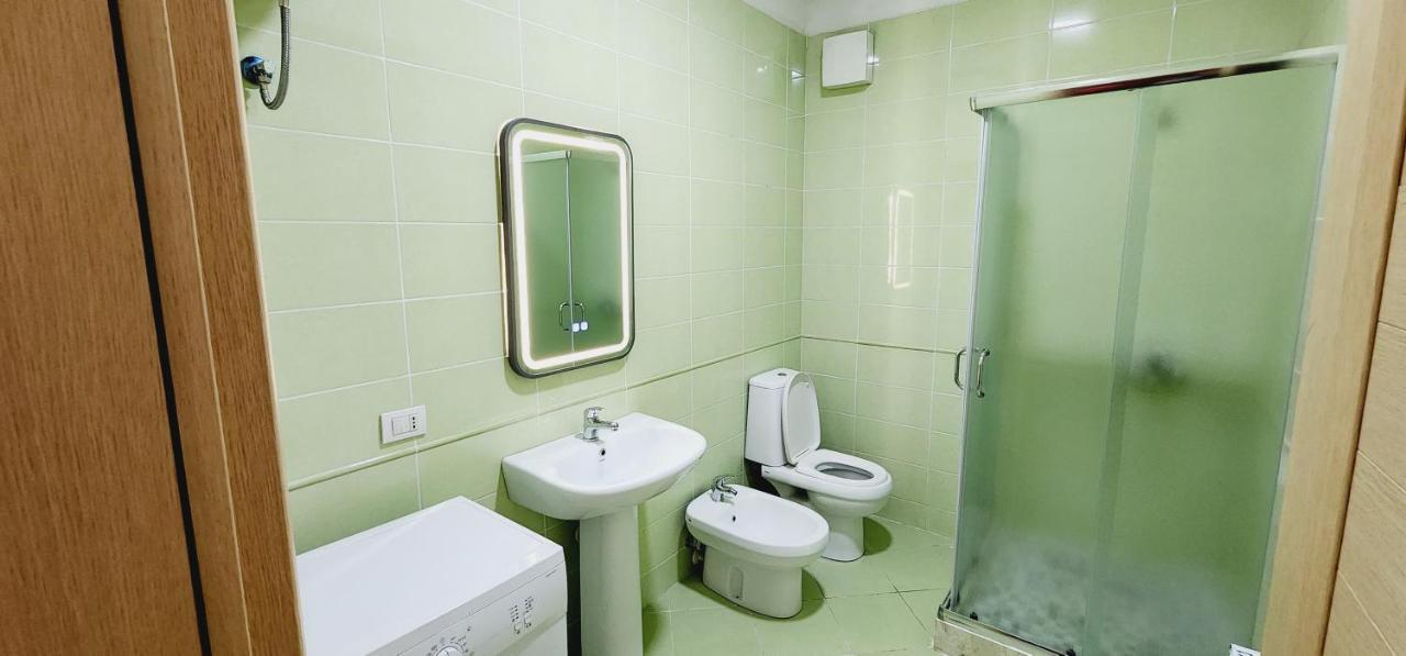 Pleasant Apartment With Free Dedicated Parking In Komuna E Parisit Tirana Exterior foto